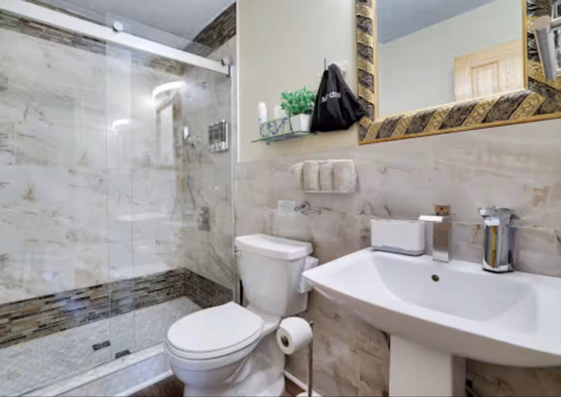 House on Lake Sinca House on Lake Sinca